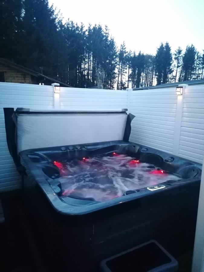 The Kalos Retreat - Hot Tub Lodge With Free 18 Hole Golf Course Swarland Dış mekan fotoğraf